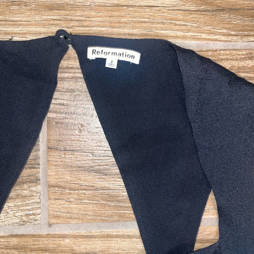 Reformation women’s Diandra Cut-Out Sleeveless Top - Picture 5 of 5